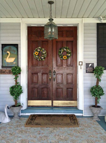 Picture of the front door.